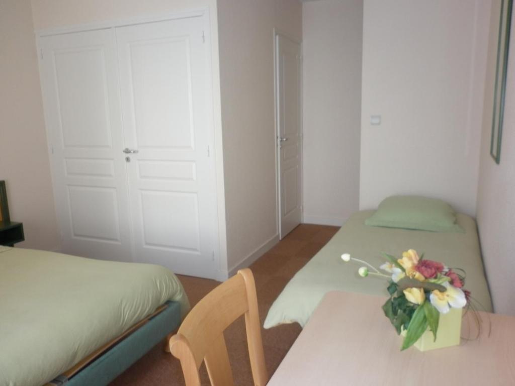 Auberge Des Chanoines Aigueperse (Rhone) Room photo